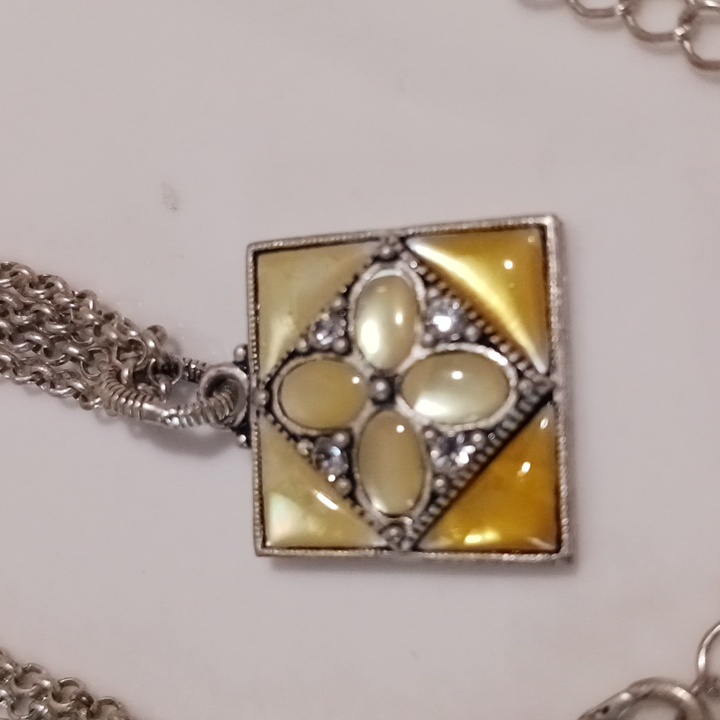 1928 Vintage Look Pendant Rheinstone Accents